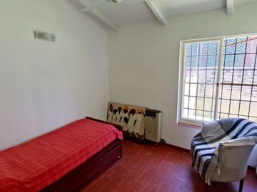 VENTA CASA 3 DORM PISCINA ESCRITURA CARLOS PAZ