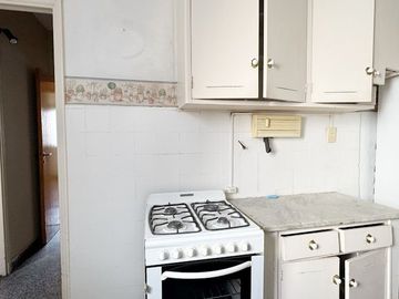 VENTA DPTO 4 AMB  CON TOILETTE Y BALCÓN EN FLORES