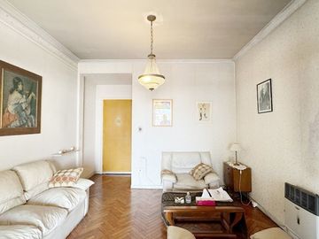 VENTA DPTO 4 AMB  CON TOILETTE Y BALCÓN EN FLORES