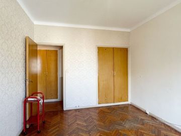 VENTA DPTO 4 AMB  CON TOILETTE Y BALCÓN EN FLORES