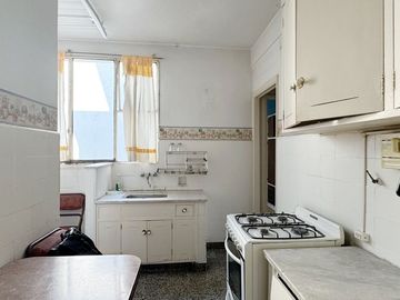 VENTA DPTO 4 AMB  CON TOILETTE Y BALCÓN EN FLORES