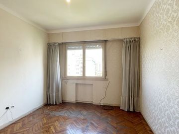 VENTA DPTO 4 AMB  CON TOILETTE Y BALCÓN EN FLORES