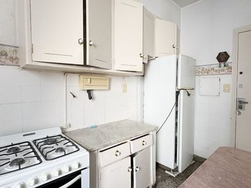 VENTA DPTO 4 AMB  CON TOILETTE Y BALCÓN EN FLORES