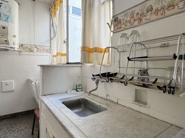 VENTA DPTO 4 AMB  CON TOILETTE Y BALCÓN EN FLORES