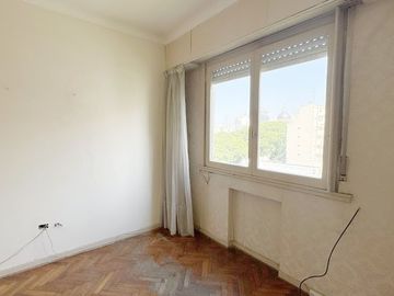 VENTA DPTO 4 AMB  CON TOILETTE Y BALCÓN EN FLORES
