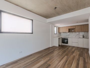 2 AMBIENTES DE 55 M2 C/BALCÓN TERRAZA Y PARRILLA
