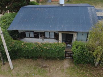 VENTA CASA GESELL ZONA GOLF GAS NATURAL 3 DORM