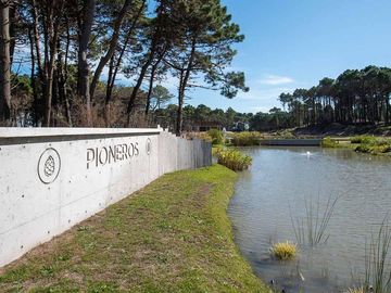 VENTA CASA 5 AMBIENTES BARRIO PIONEROS PINAMAR