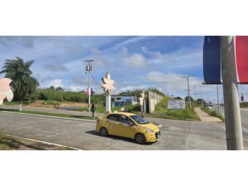 Se Vende Terreno Comercial en Vacamonte, a pocos metros de Autopista