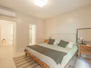 Venta Dpto. 4 amb. Palermo Chico patio y cochera