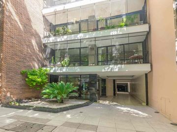 Venta Dpto. 4 amb. Palermo Chico patio y cochera
