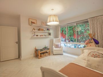 Venta Dpto. 4 amb. Palermo Chico patio y cochera
