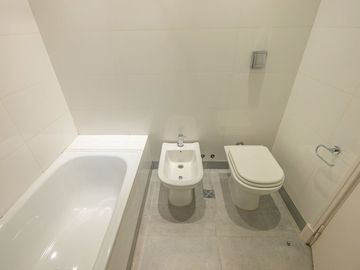 Venta Dpto. 4 amb. Palermo Chico patio y cochera