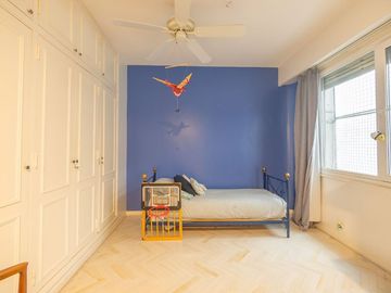 Venta Dpto. 4 amb. Palermo Chico patio y cochera