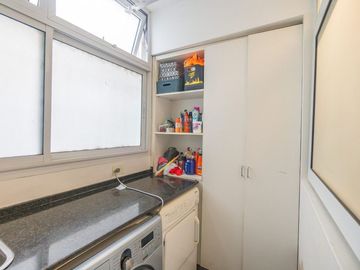 Venta Dpto. 4 amb. Palermo Chico patio y cochera