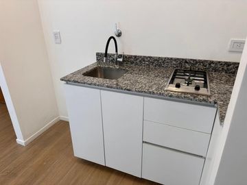 VENTA DEPARTAMENTO 2 AMB CON BALCON CHACARITA
