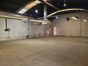 ALQUILER – DEPÓSITO - GALPÓN + OFICINAS Y VIVIENDA