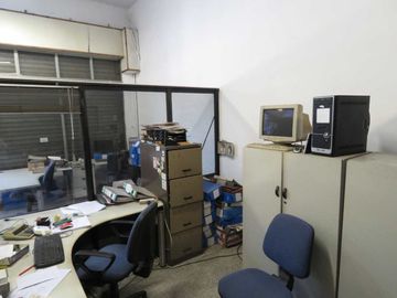 ALQUILER – DEPÓSITO - GALPÓN + OFICINAS Y VIVIENDA