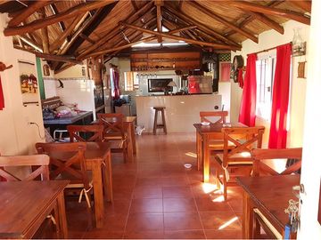 VENTA CASA 6 AMBIENTES CON PILETA QUINCHO EN PILAR
