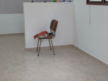 Lote con casa en venta en Benavidez para refacción