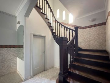 VENTA PH 6AMB MUY LUMINOSO BALCÓN TERRAZA QUINCHO