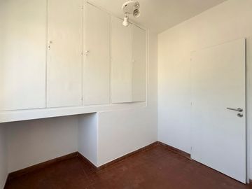 VENTA PH 6AMB MUY LUMINOSO BALCÓN TERRAZA QUINCHO
