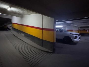 VENTA COCHERA FIJA CON SEGURIDAD 24HS
