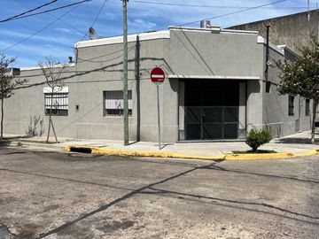 VENTA CASA Y 2 DEPTOS CON PILETA APTO CREDITO