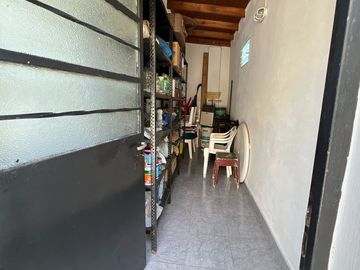 VENTA CASA Y 2 DEPTOS CON PILETA APTO CREDITO