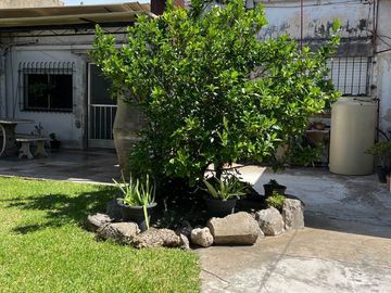 VENTA CASA Y 2 DEPTOS CON PILETA APTO CREDITO