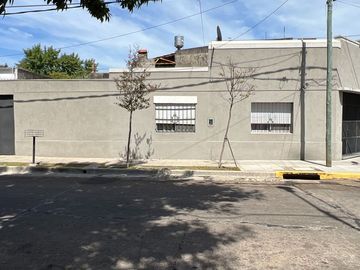 VENTA CASA Y 2 DEPTOS CON PILETA APTO CREDITO
