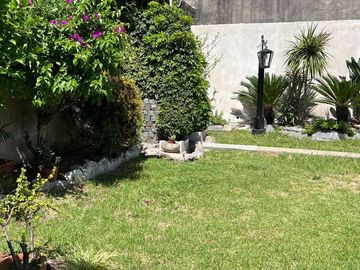 VENTA CASA Y 2 DEPTOS CON PILETA APTO CREDITO