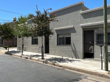 VENTA CASA Y 2 DEPTOS CON PILETA APTO CREDITO