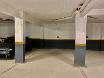 VENTA COCHERA CUBIERTA EN PB A ESTRENAR