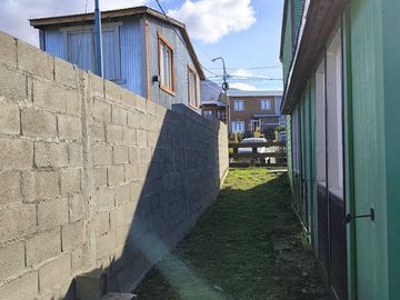 CASA CENTRICA CON PARRILLA Y PATIO