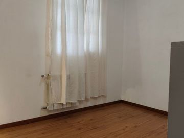 CASA CENTRICA CON PARRILLA Y PATIO