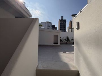 CASA DE PASILLO EN VENTA 2 DORMITORIOS