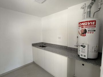 CASA DE PASILLO EN VENTA 2 DORMITORIOS