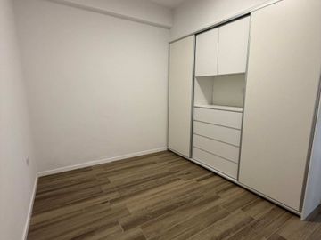 CASA DE PASILLO EN VENTA 2 DORMITORIOS