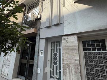 CASA DE PASILLO EN VENTA 2 DORMITORIOS