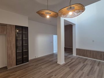 CASA DE PASILLO EN VENTA 2 DORMITORIOS