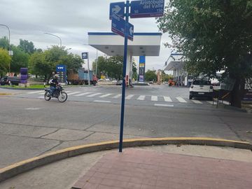 CASA ESQUINA,FRENTE A YPF DE CALLE ALBERDI, GLLÉN
