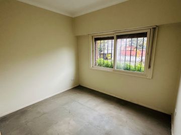 VENTA CASA 6 AMB FLORES C/DEP SERV- PATIO-TERRAZA