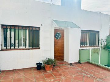VENTA CASA 6 AMB FLORES C/DEP SERV- PATIO-TERRAZA