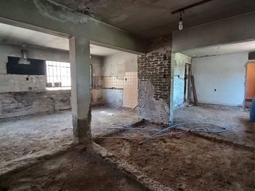 VENTA 3 CASAS +PISCINA+ SALON COMERCIAL+PARQUE