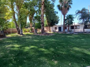 VENTA 3 CASAS +PISCINA+ SALON COMERCIAL+PARQUE