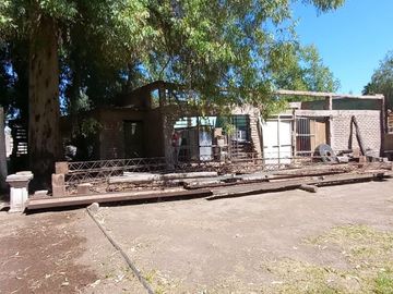 VENTA 3 CASAS +PISCINA+ SALON COMERCIAL+PARQUE