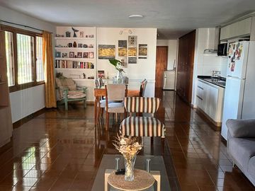 VENTA 3 CASAS +PISCINA+ SALON COMERCIAL+PARQUE