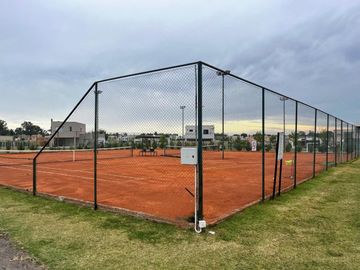 LOTE EN VENTA EN BARRIO SANTA LUCIA PILAR DEL ESTE