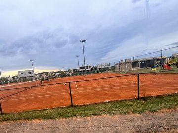 LOTE EN VENTA EN BARRIO SANTA LUCIA PILAR DEL ESTE